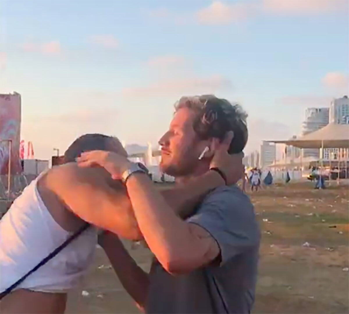 Alan Kronik beso Marcha Orgullo LGBT+ Tel Aviv
