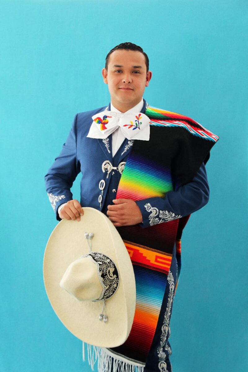 Fausto Villagrán es otro de los cantantes gays mexicanos más famosos