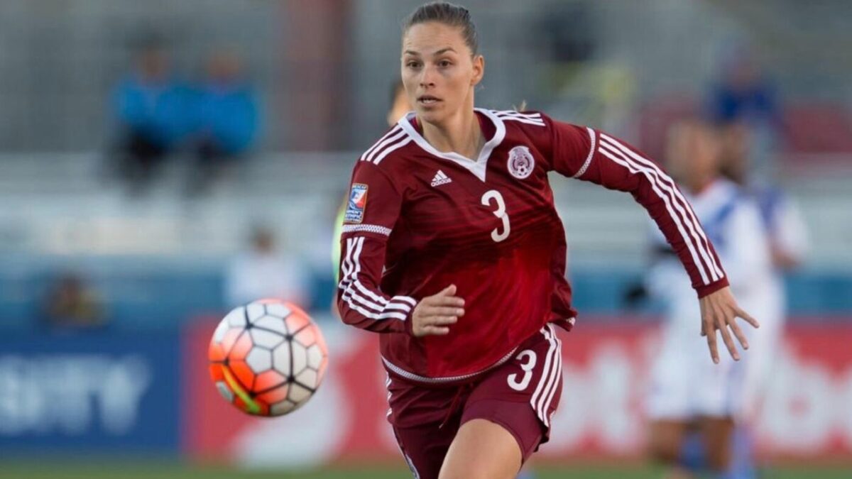 Janelly Farías habla sobre salir del clóser