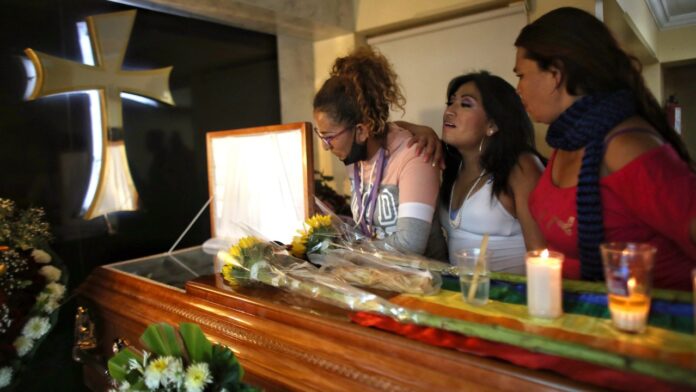 Cancillería se niega a realizar repatriación de mujer trans a Honduras