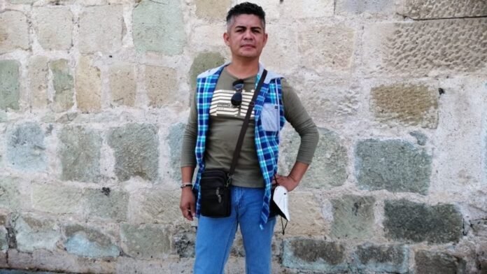 Romeo Alberto Vásquez trabjador del Servicio Nacional de Empleo despedido por ser gay