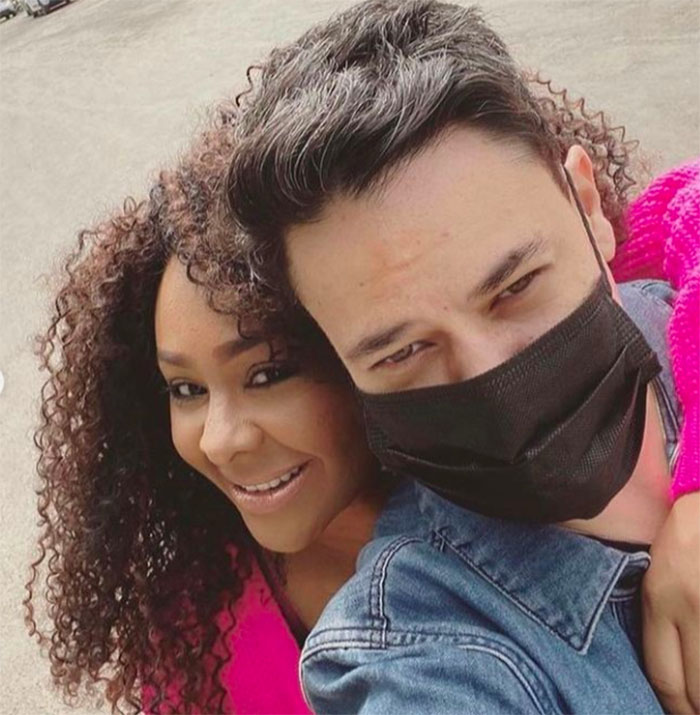M'Balia presume a su novio en redes sociales Homosensual