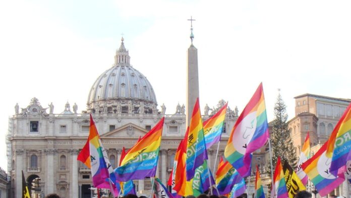 bandera gay vaticano