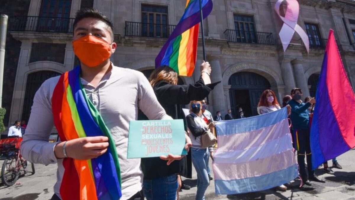 Estado de México prohíbe las 'terapias de conversión'