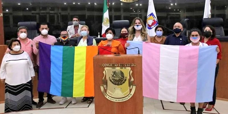 prohíben terapias de conversión en Baja California Sur