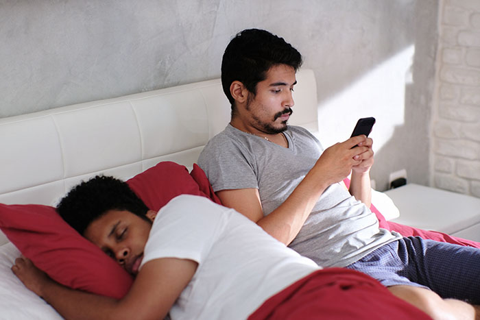 pareja infidelidad gay tipos