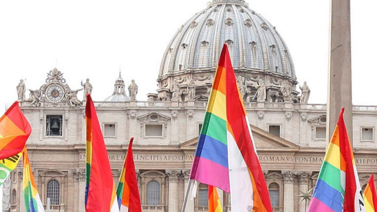 El Vaticano y su hipócrita postura sobre la comunidad LGBT+ - Homosensual