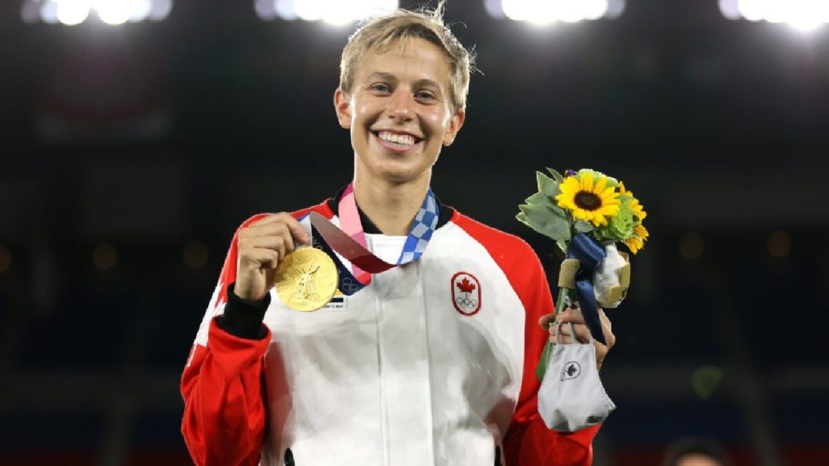 Quinn futbolista trans no binarie canadiense gana medalla de oro en Juegos Olímpicos