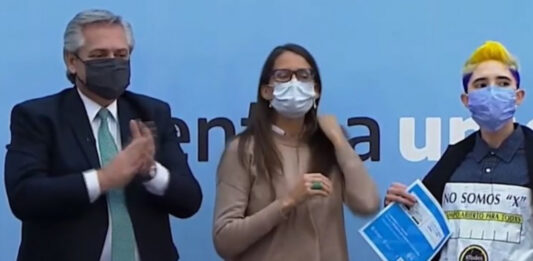 valentine machado protesta DNI Alberto Fernández Argentina