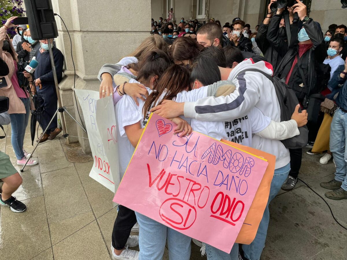 amigos samuel a coruña españa manifestación multitudinaria