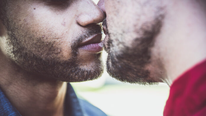besos gay tecnicas experto