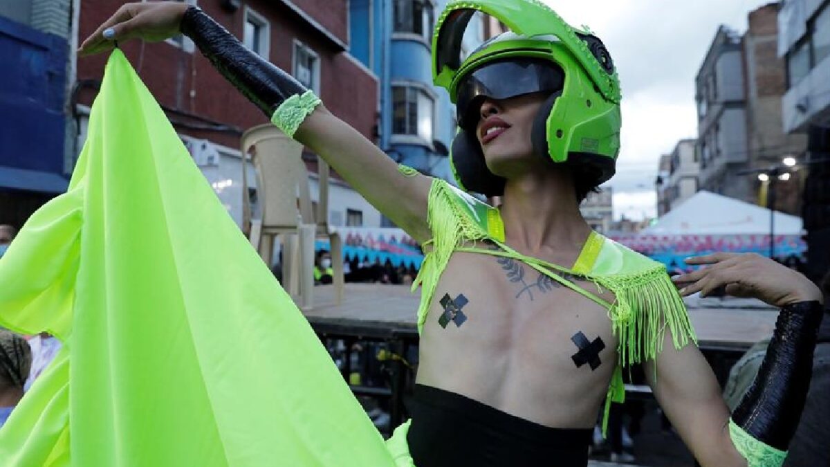 Protestan conta transfobia en Colombia con baile de mariconeo