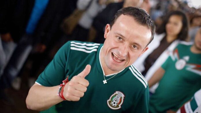 Mikel Arriola es homofóbico pero busca eliminar el grito de puto