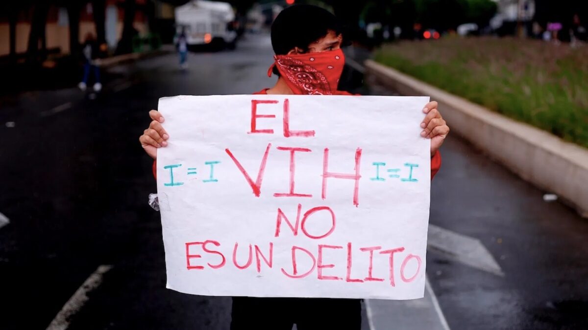La criminalización del VIH es una de las leyes homofóbicas que existen en México
