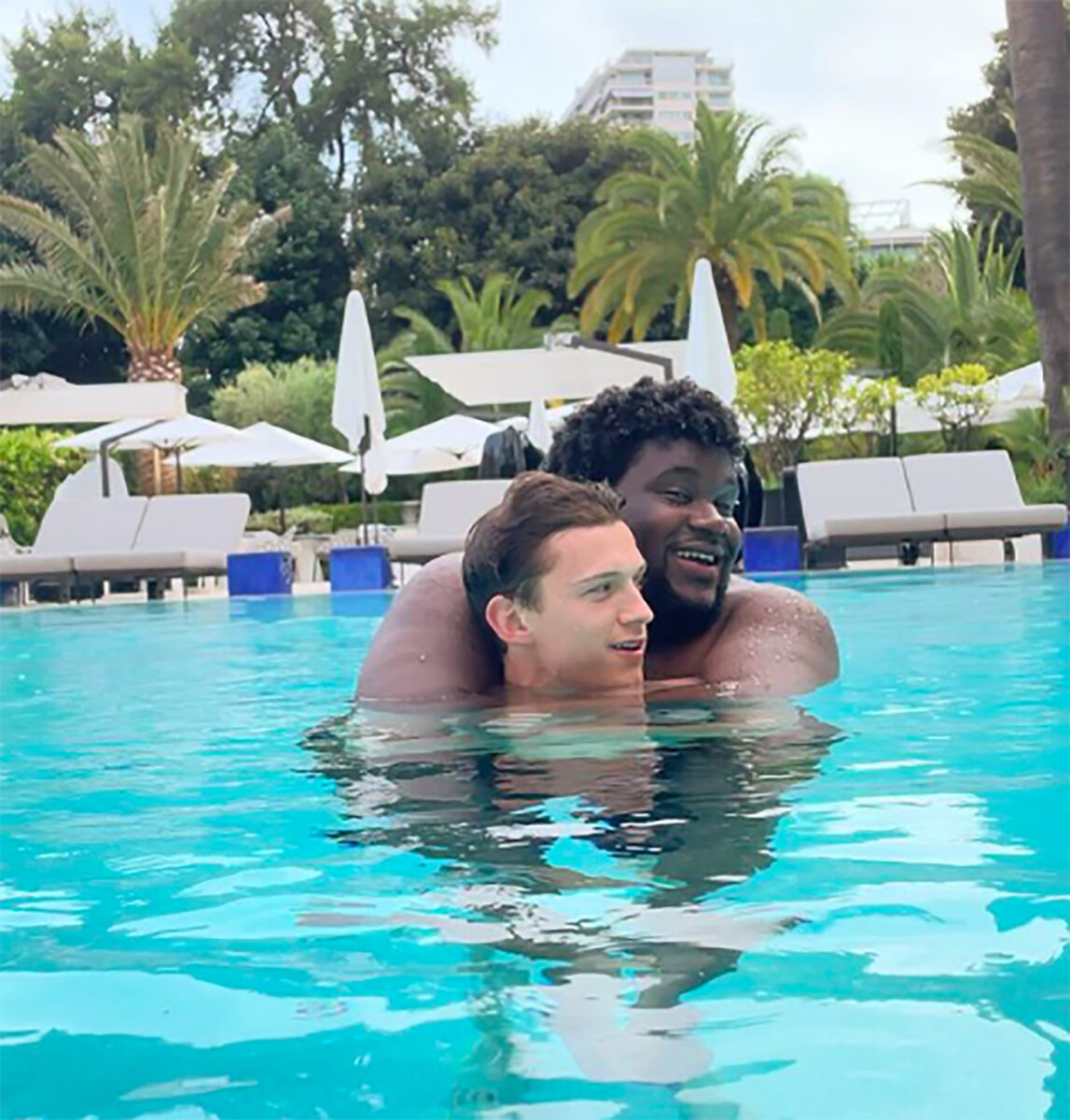 Tom Holland comentarios homofóbicos foto amigo Tuwaine