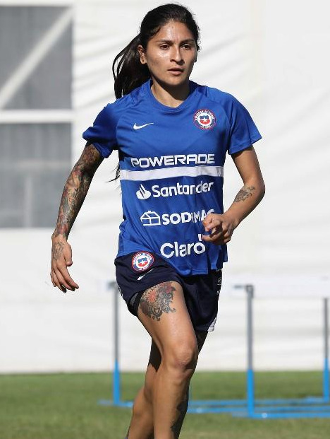 Atletas LGBT+ latinas en torneo de futbol