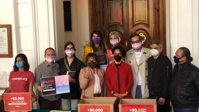 Firmas de apoyo a la ley de infancias trans de CDMX