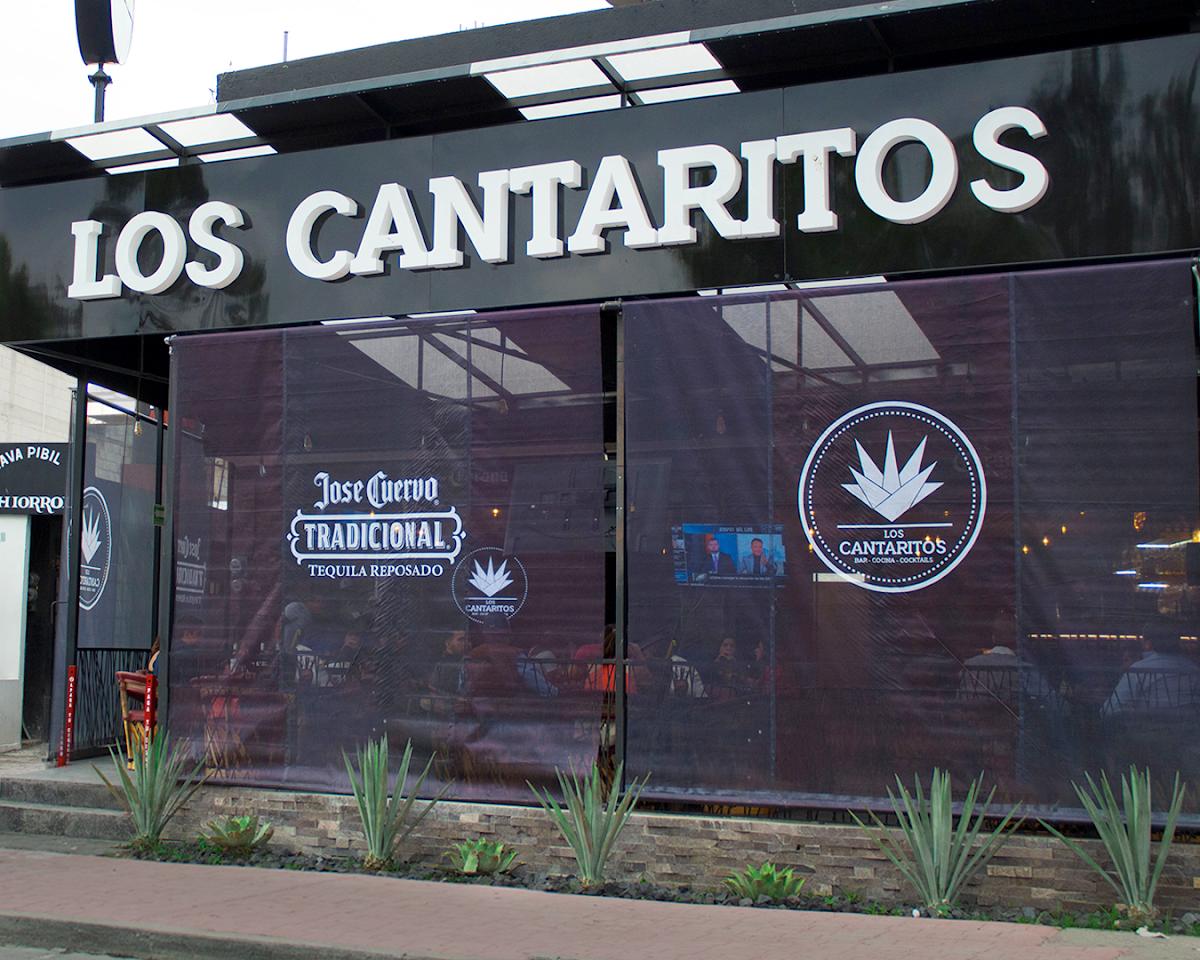 Los Cantaritos homofobia