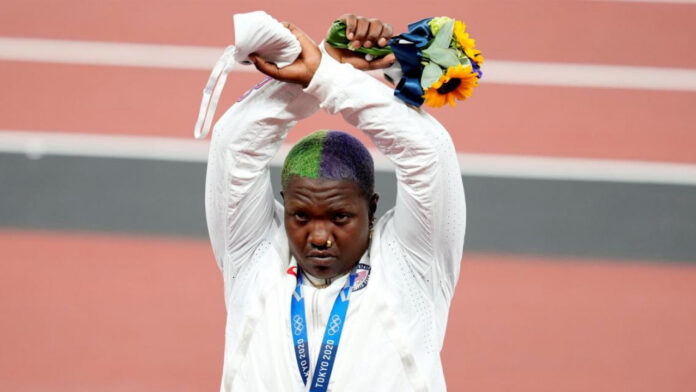 Raven Saunders x Juegos Olímpicos tokio 2020 LGBT top