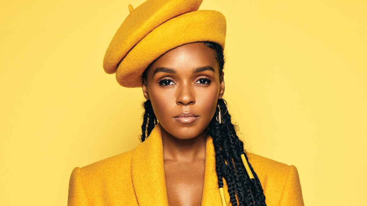 Janelle Monáe con atuendo amarillo  celebridades pansexuales