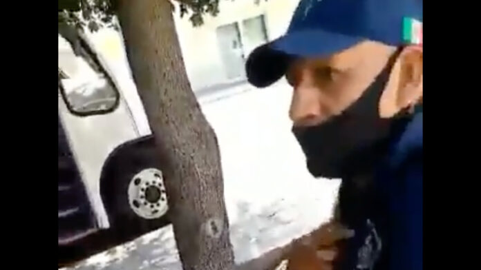 policías pareja gay torreón coahuila beso