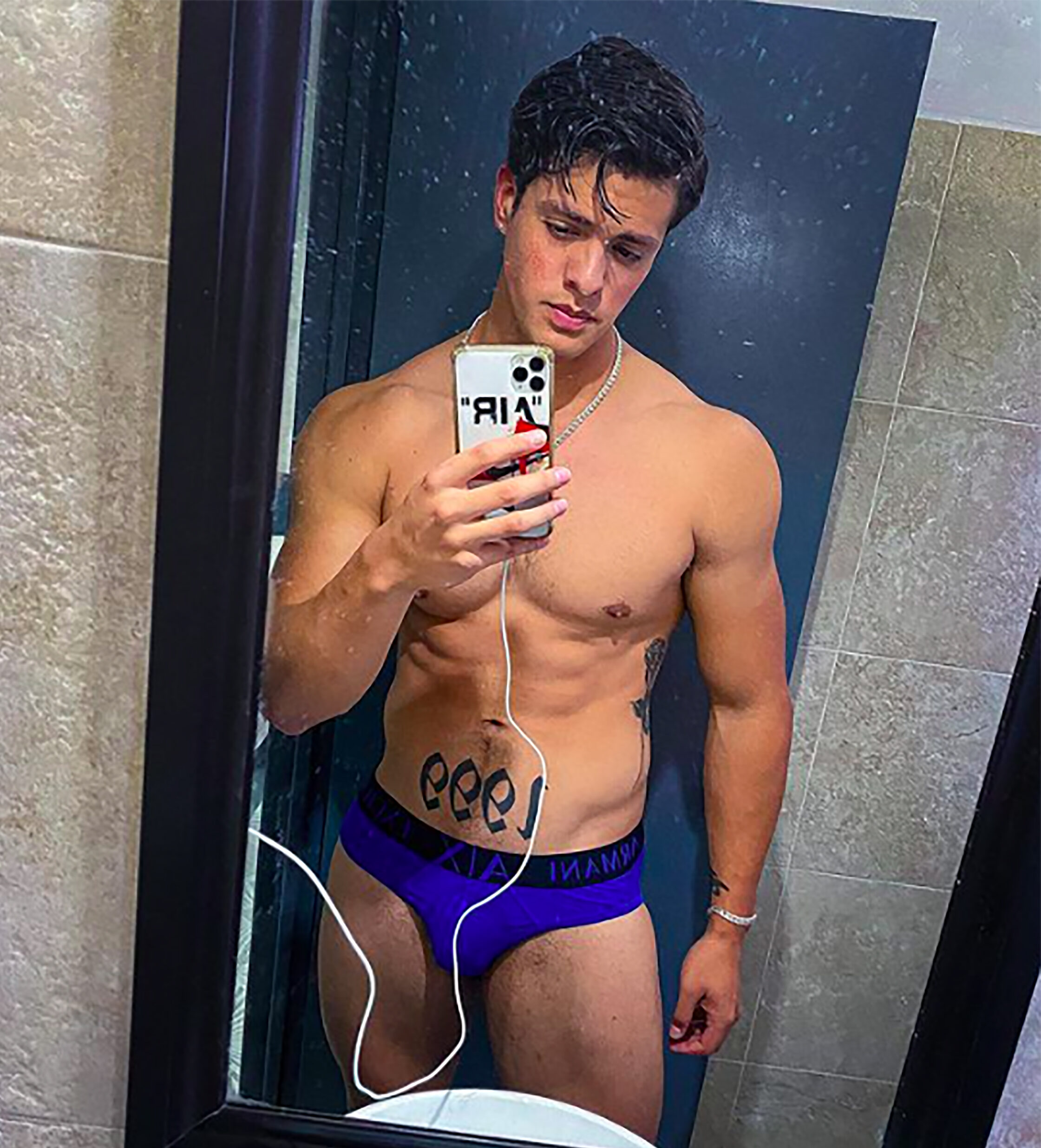 Daniel Padilla OnlyFans famosos gay