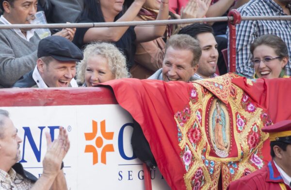 alexander acha corrida de toros