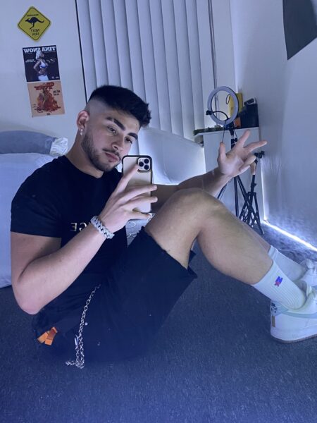 Gus Thee Hottie twerking