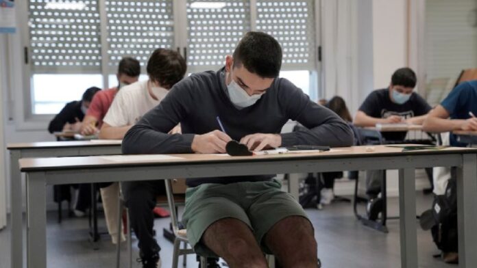 Experiencias que viven los estudiantes LGBT+ en el regreso a clases