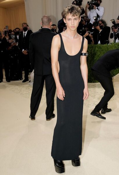 troye sivan met gala 2021