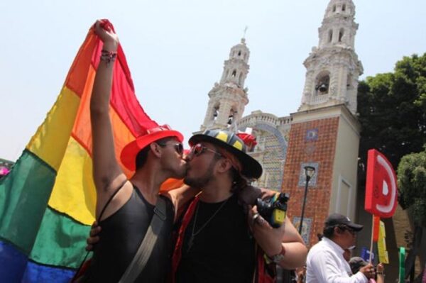 besatón puebla resistencia méxico