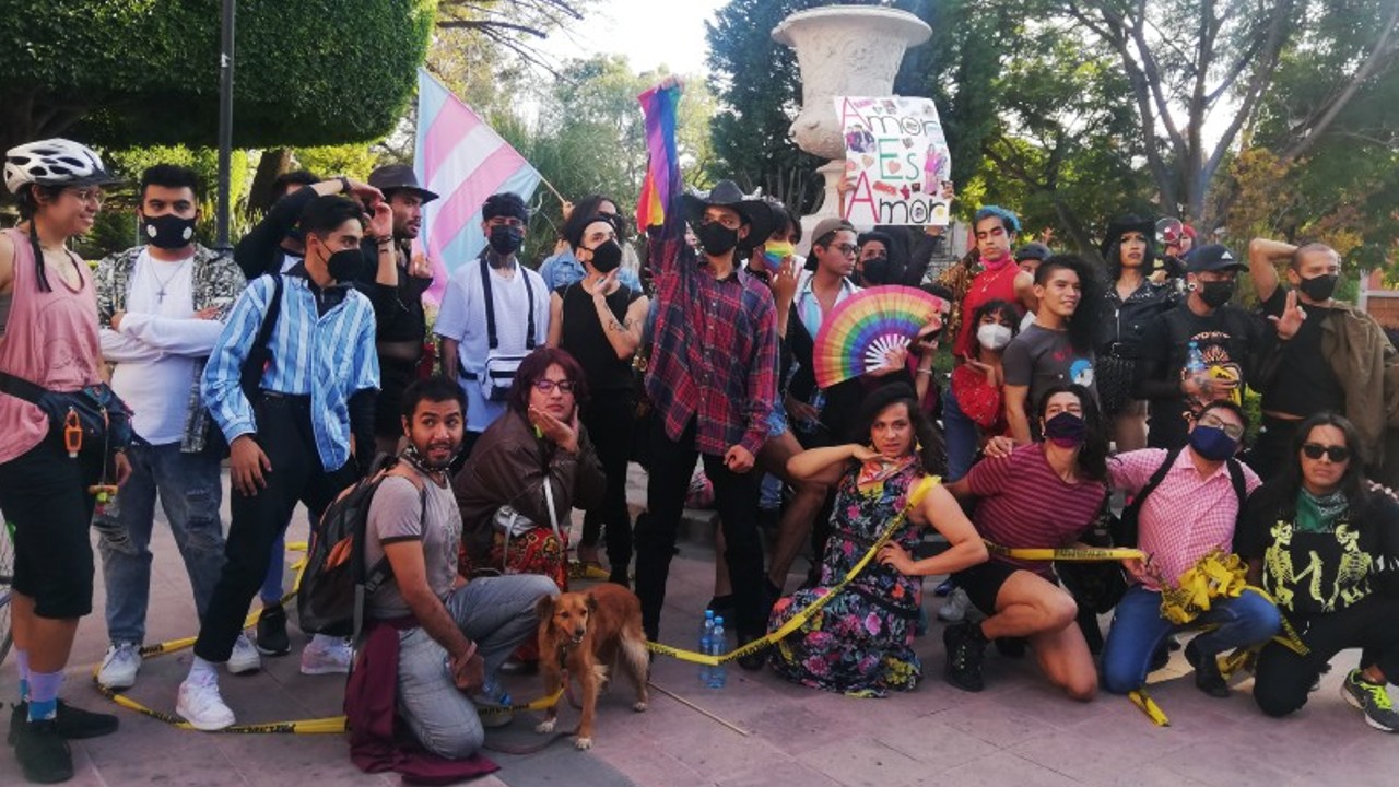 Vogue-en-queretaro-manifestaciones-lgbt-2021-fotos Exigen con Vogue publicación de reforma sobre matrimonio igualitario en Querétaro