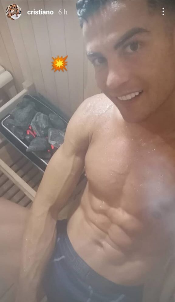 Cristiano Ronaldo, foto sexy, en sauna