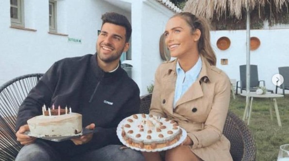 Ángela Ponce y su novio Víctor Ortega celebrando cumpleaños