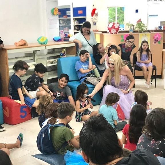 drag queen story hour fil guadalajara