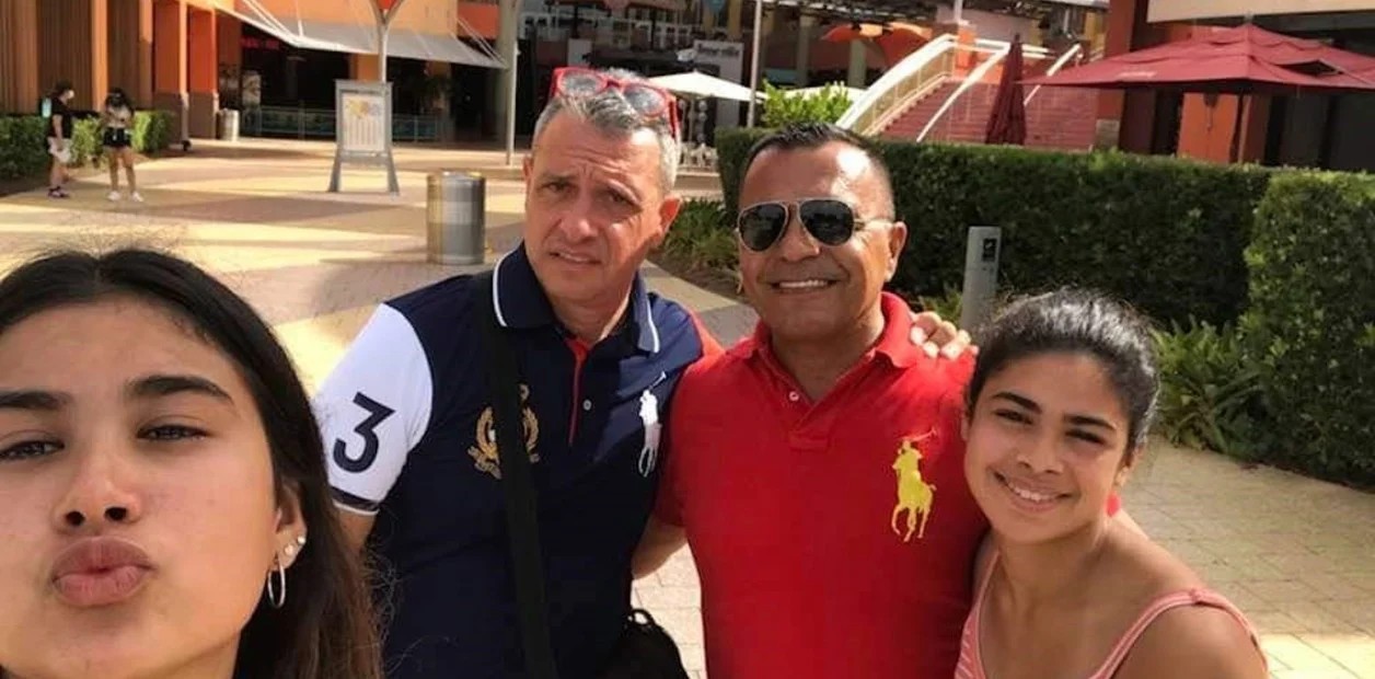 pareja gay argentina adopta hermanas para que no sean separadas