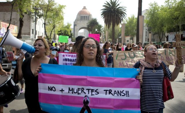Personas trans defendiendo sus derechos