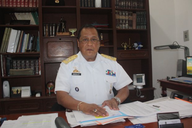 Roberto González López funcionario del INM