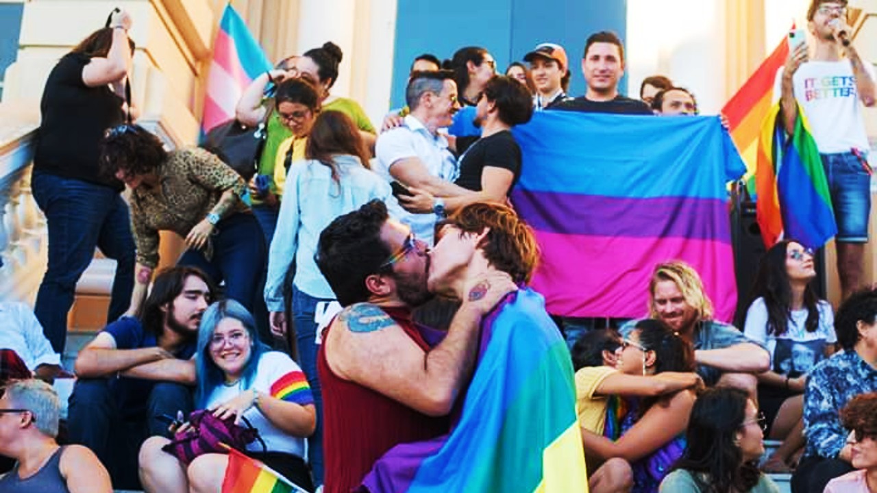 SCJN determina que no es necesario probar la identificación con la comunidad LGBT+