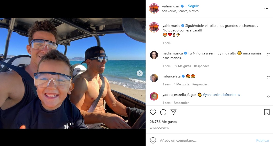 Cantante Yahir con sus hijos