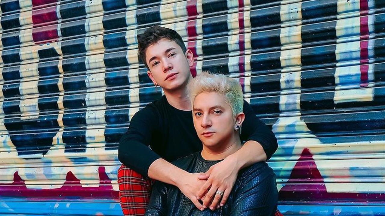 Mario Aguilar y su novio