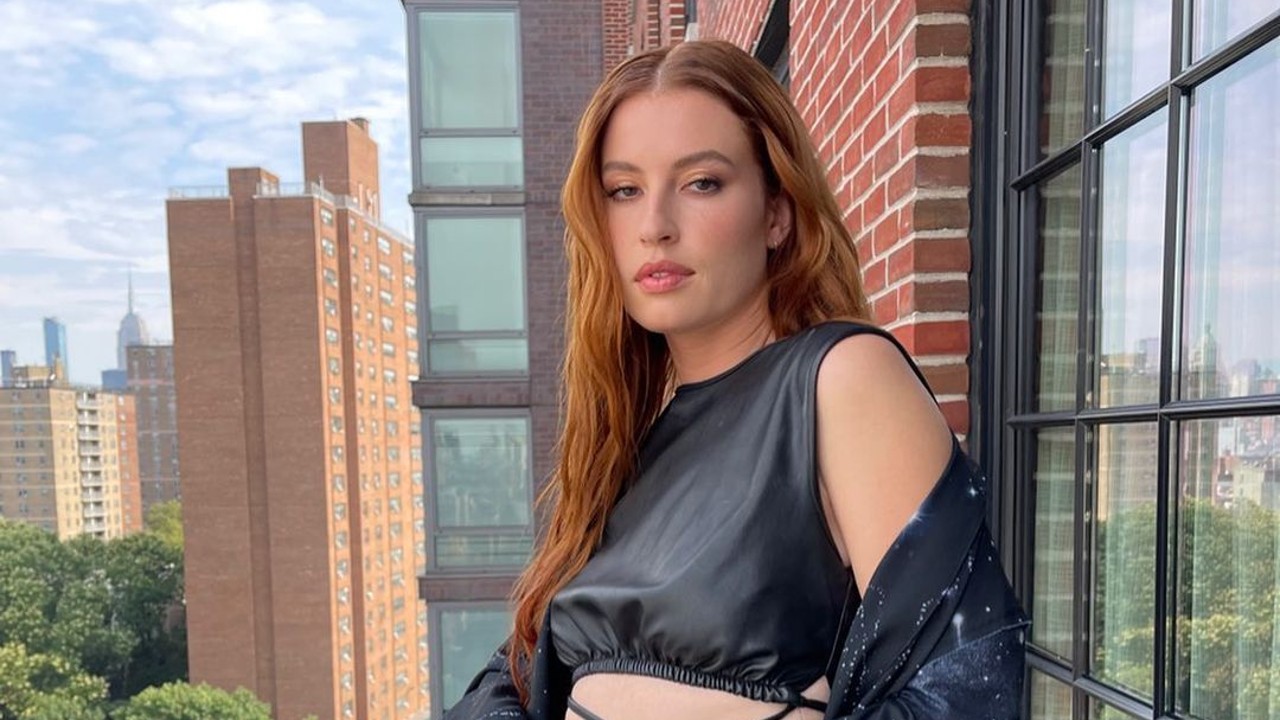 La cantante estadounidense Fletcher responde si es lesbiana o bisexual queer