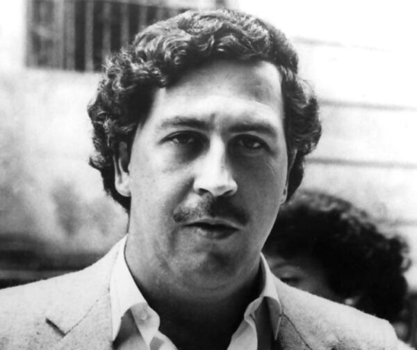 Pablo Escobar casi mara a Juan Gabriel por un beso