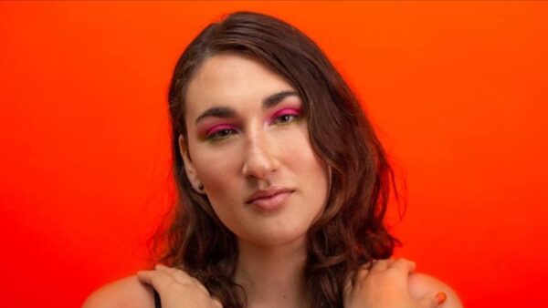 Primera diputada trans Emilia Schneider recibe burla homofóbica de Johannes Kaiser transfóbico chile