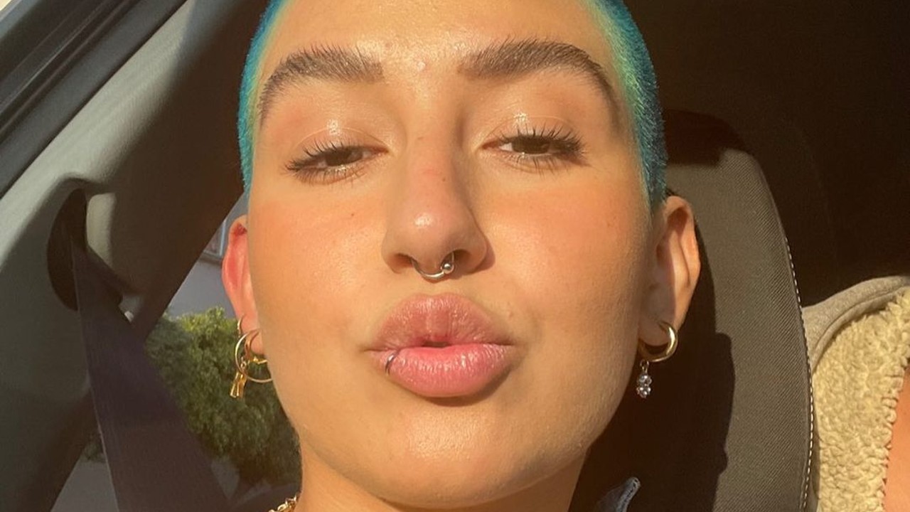 Romina Marcos besó a Mariazel en Las Estrellas Bailan en Hoy