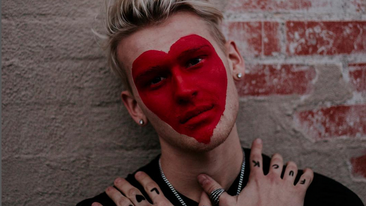 Ansel-Pierce-chico-del-baño-Euphoria ansel pierce chico del baño Euphoria