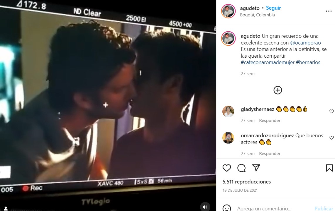 Fotos del Beso de Bernardo y Carlos personajes gay de Café con Aroma de Mujer