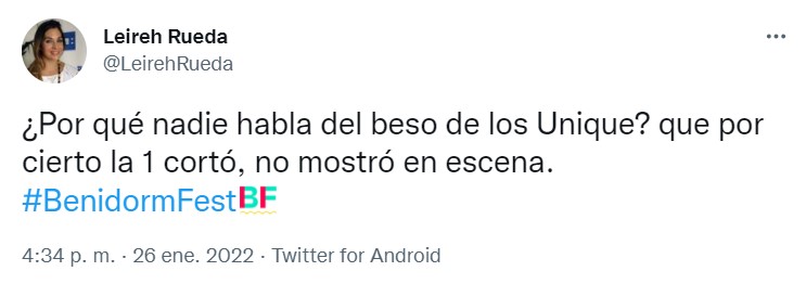 Tuiteros hablan sobre beso de Unique