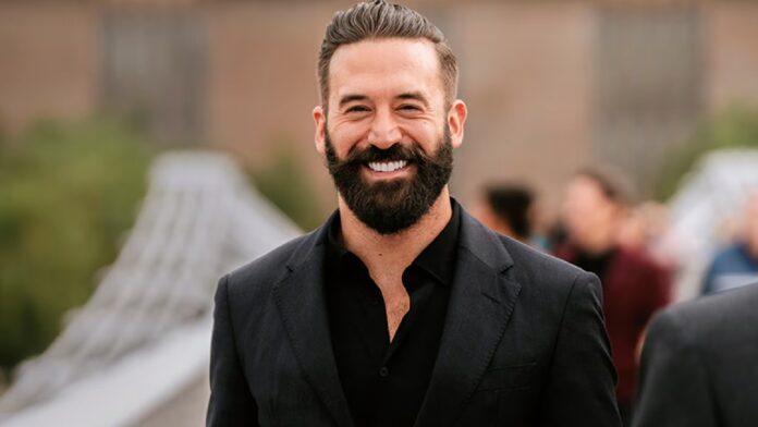 integrante del Il divo es Steven Labrie, barítono mexicano-estadounidense abiertamente gay juan gabriel