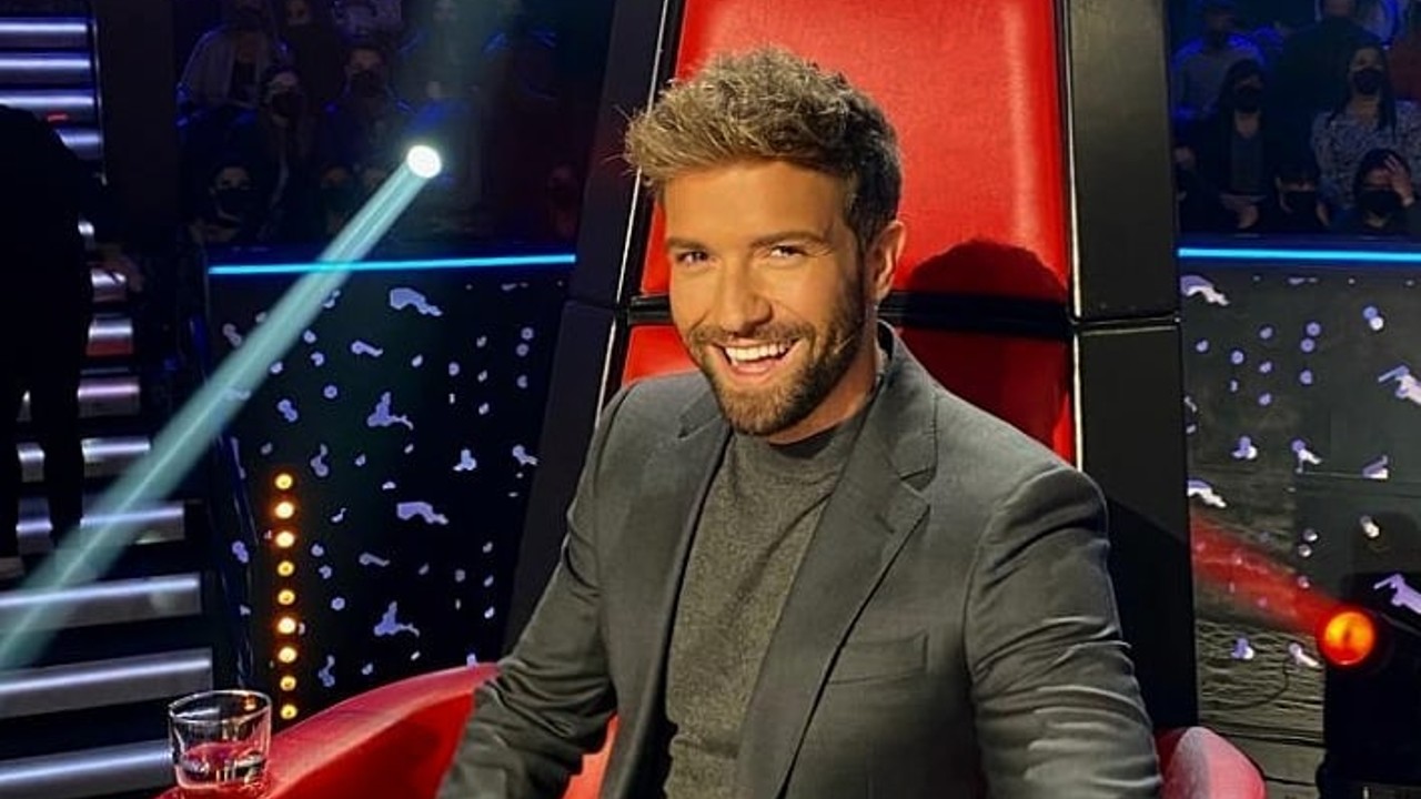 Pablo Alborán cantante español y Alejandro Speitzer están en la lista de los hombres más guapos de 2021